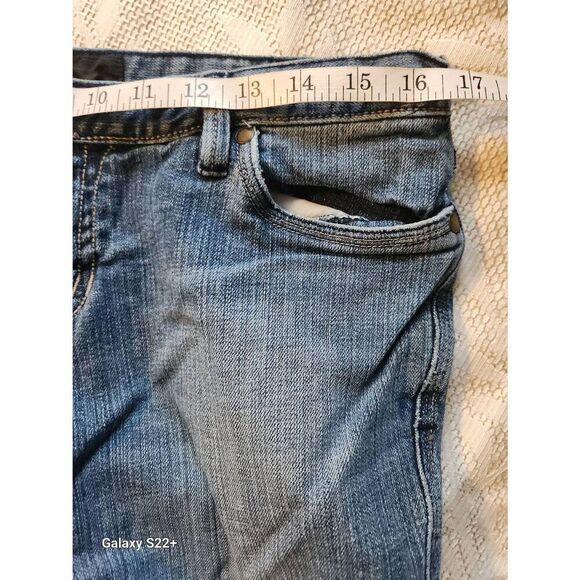 17 Mossimo crop jeans - Picture 3 of 5